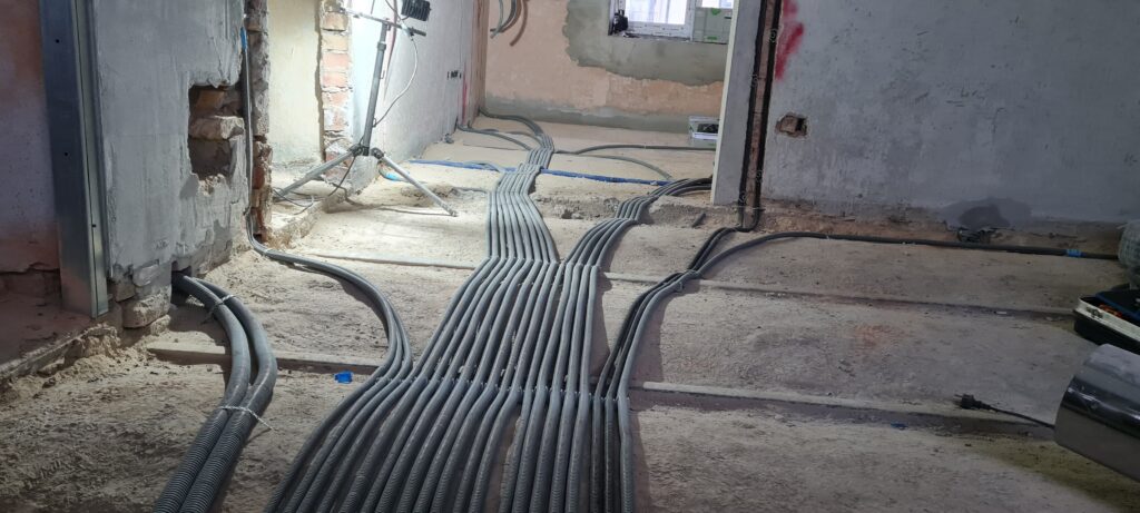Elektroinstallation Bodenrohre Flex