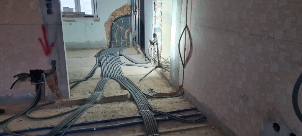 Elektroinstallation Flex Rohre Autobahn